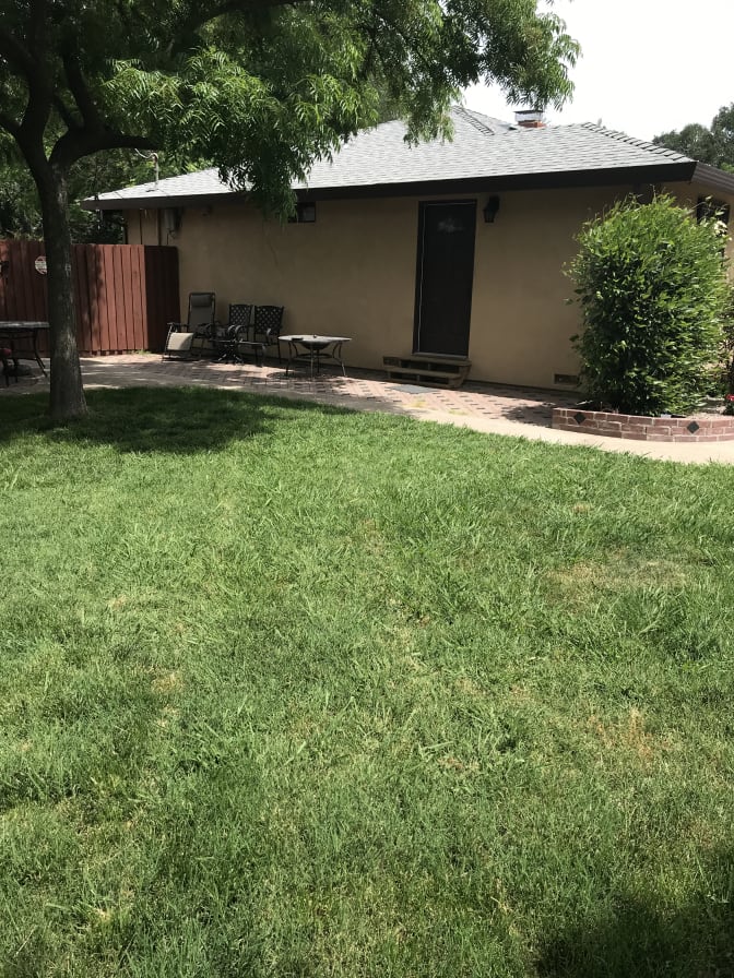 Carmichael Room for Rent